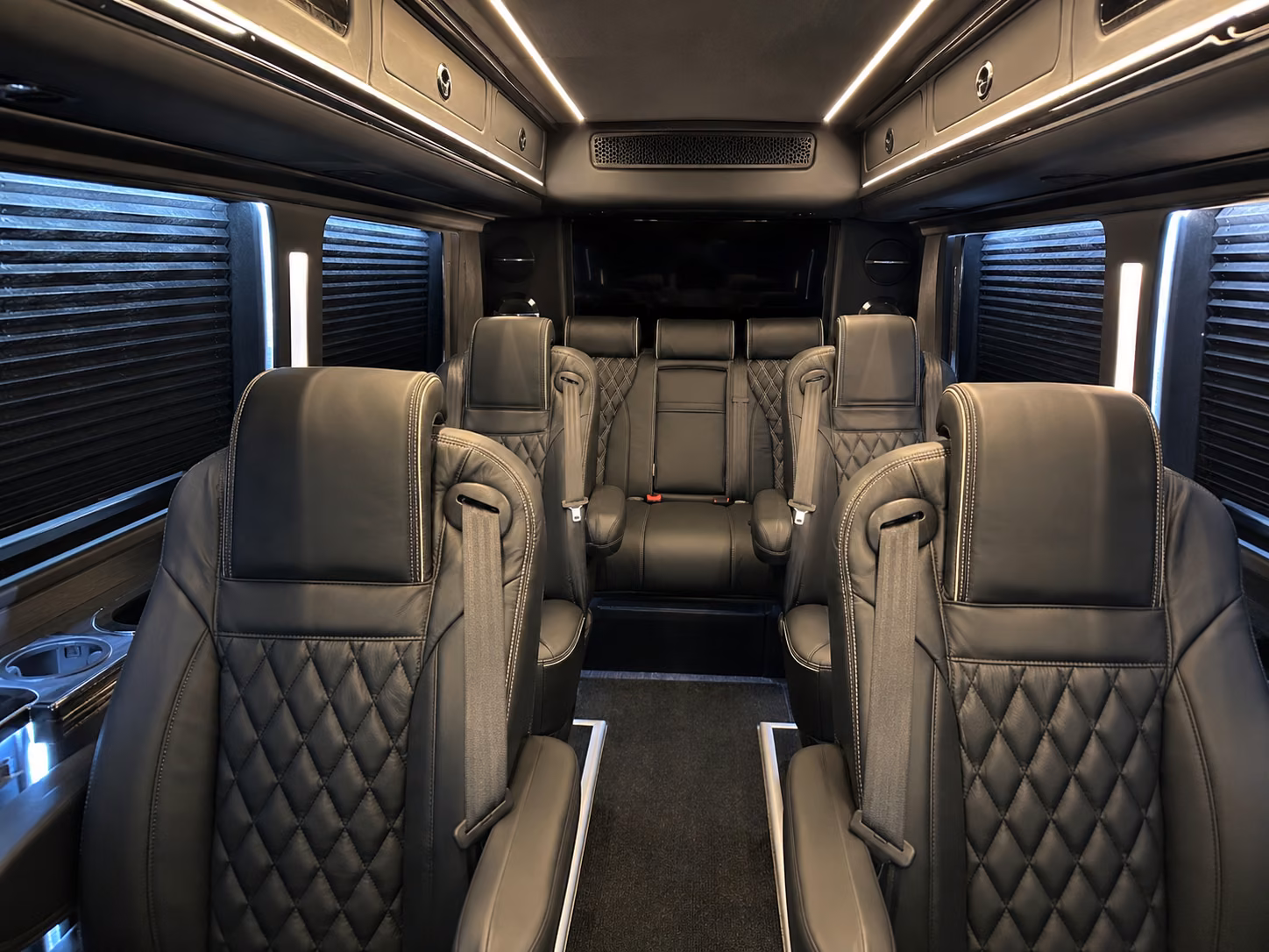 find the perfect transportation for your next airport transfer 3